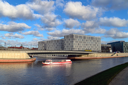 Berlin. Humboldthafen 1: euromicron stattet Bürokomplex mit intelligenter Sicherheitstechnik aus